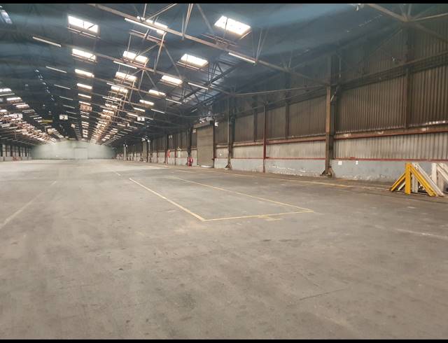 7,396M² WAREHOUSE TO LET IN ISANDO